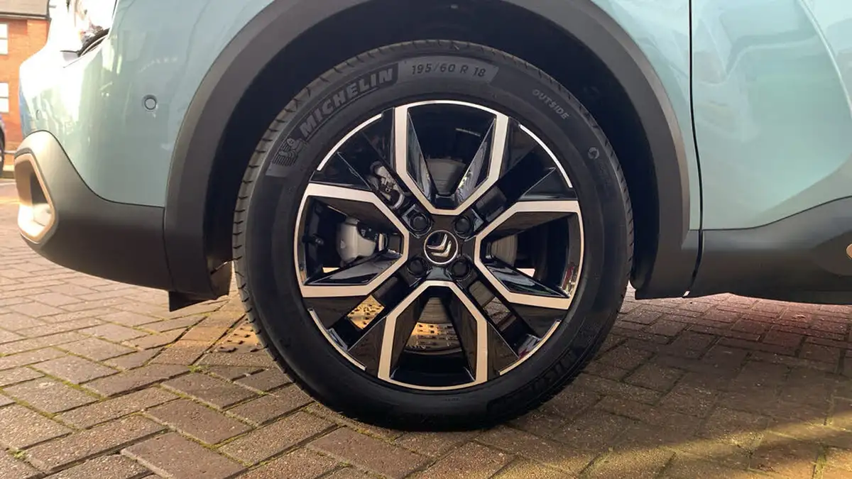 2022-citroen-c4-e-c-series-edition-big-13