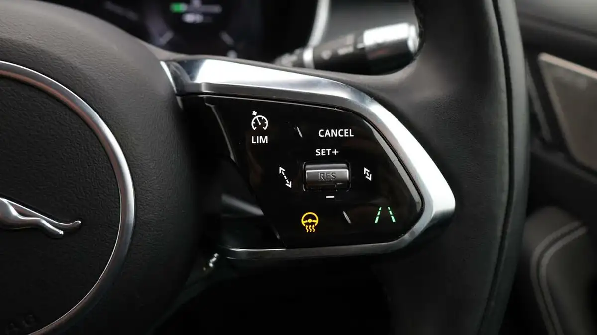 2020-jaguar-i-pace-ev400-hse-big-26