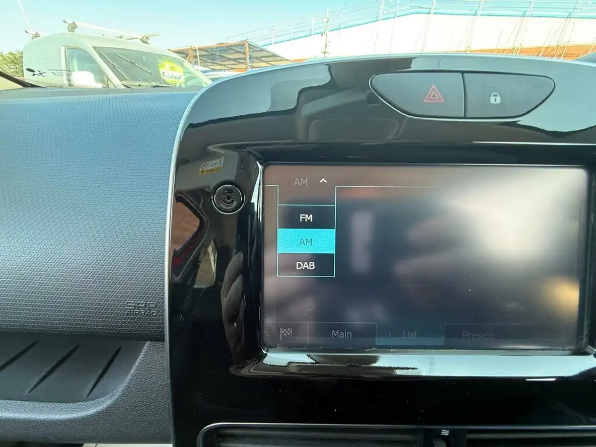 2018-renault-clio-15dci-dynamique-s-nav-90bhp-big-29