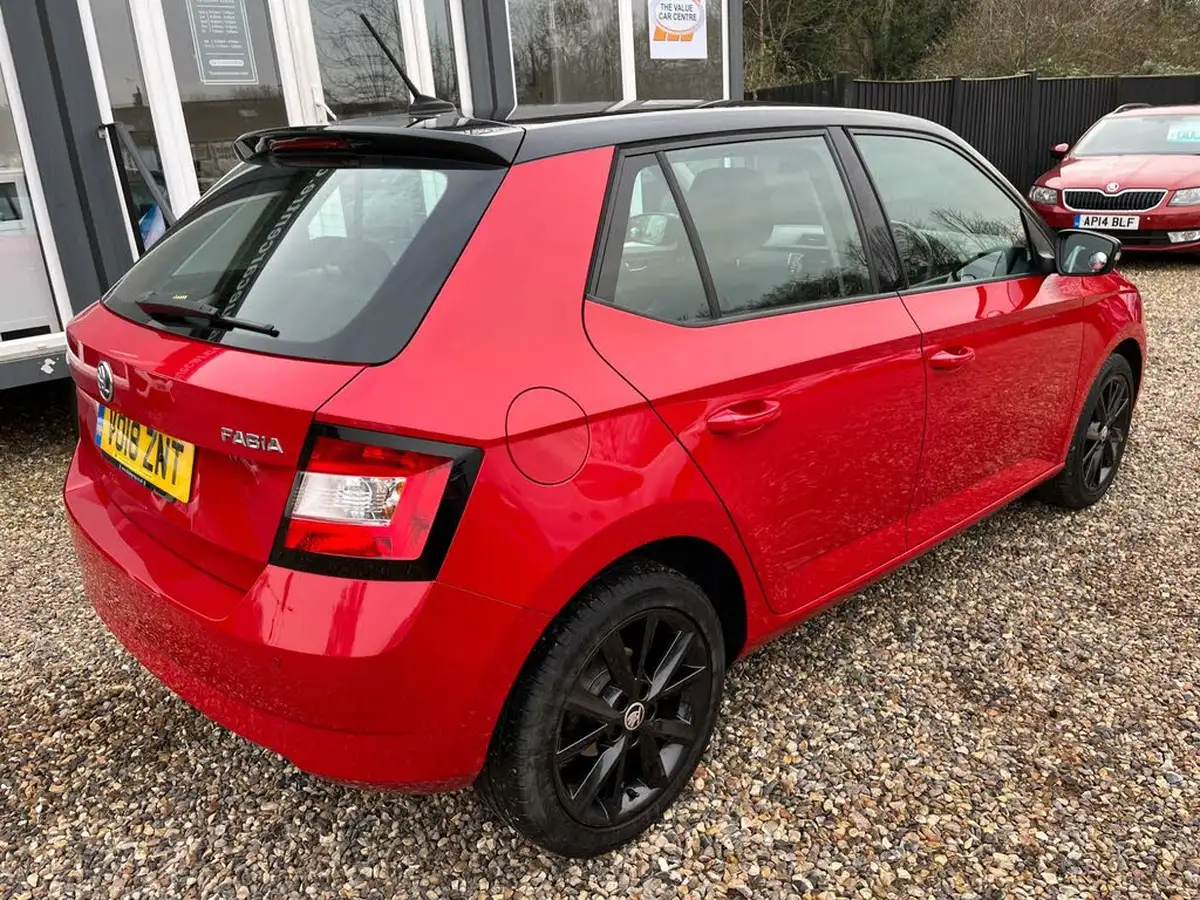 2018-skoda-fabia-10-tsi-colour-edition-ss-big-3