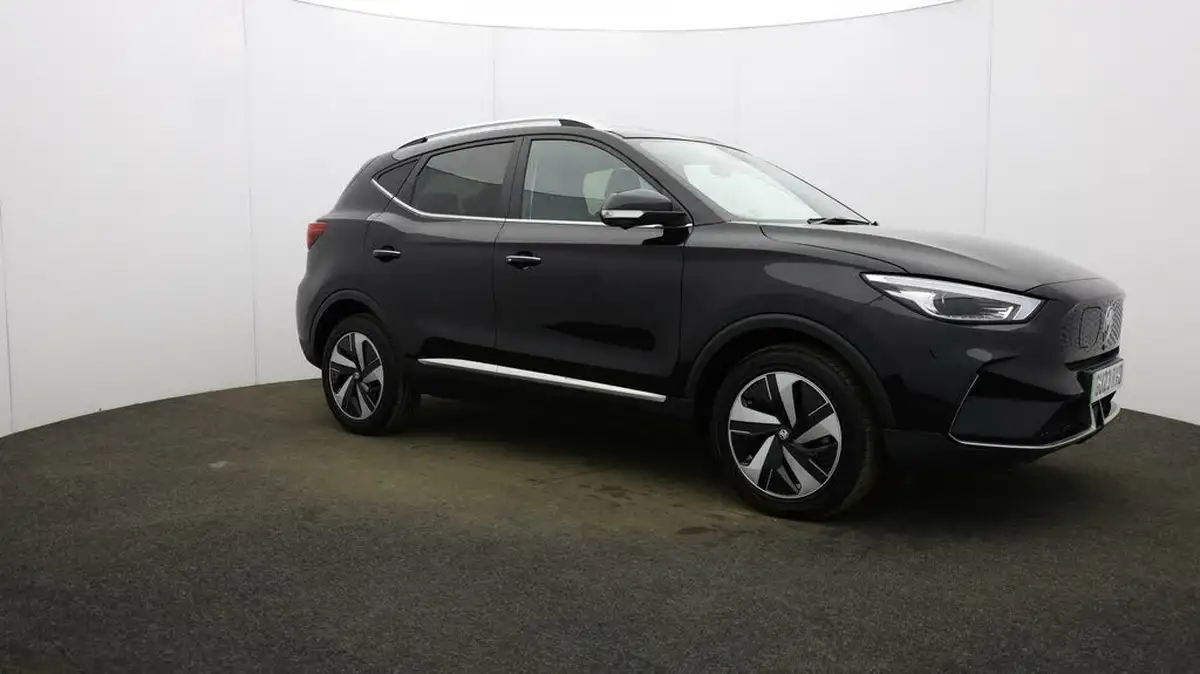 2023-mg-zs-suv-e-trophy-ev-156ps-long-range-big-37