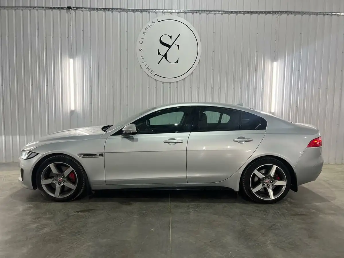 2016-jaguar-xe-30-s-big-4