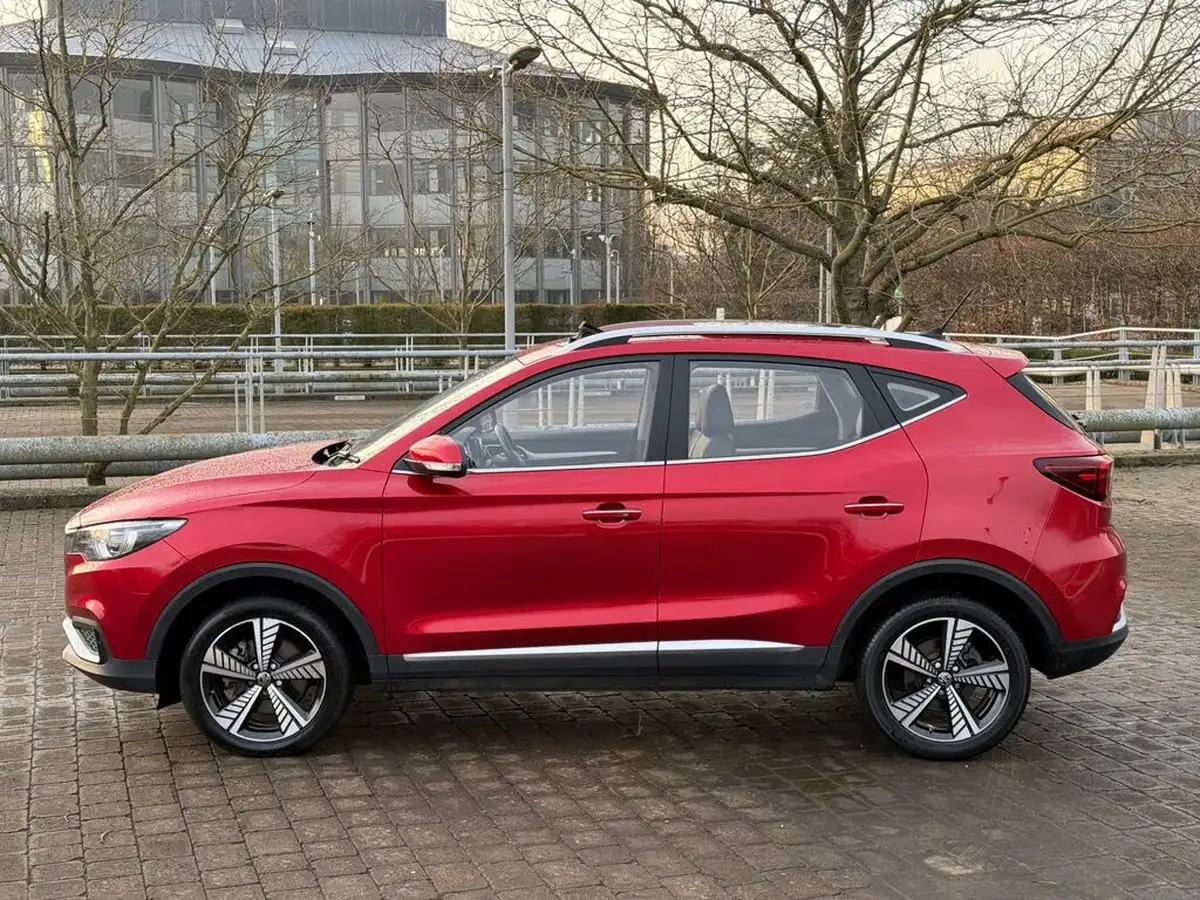 2020-mg-zs-suv-e-exclusive-ev-big-10