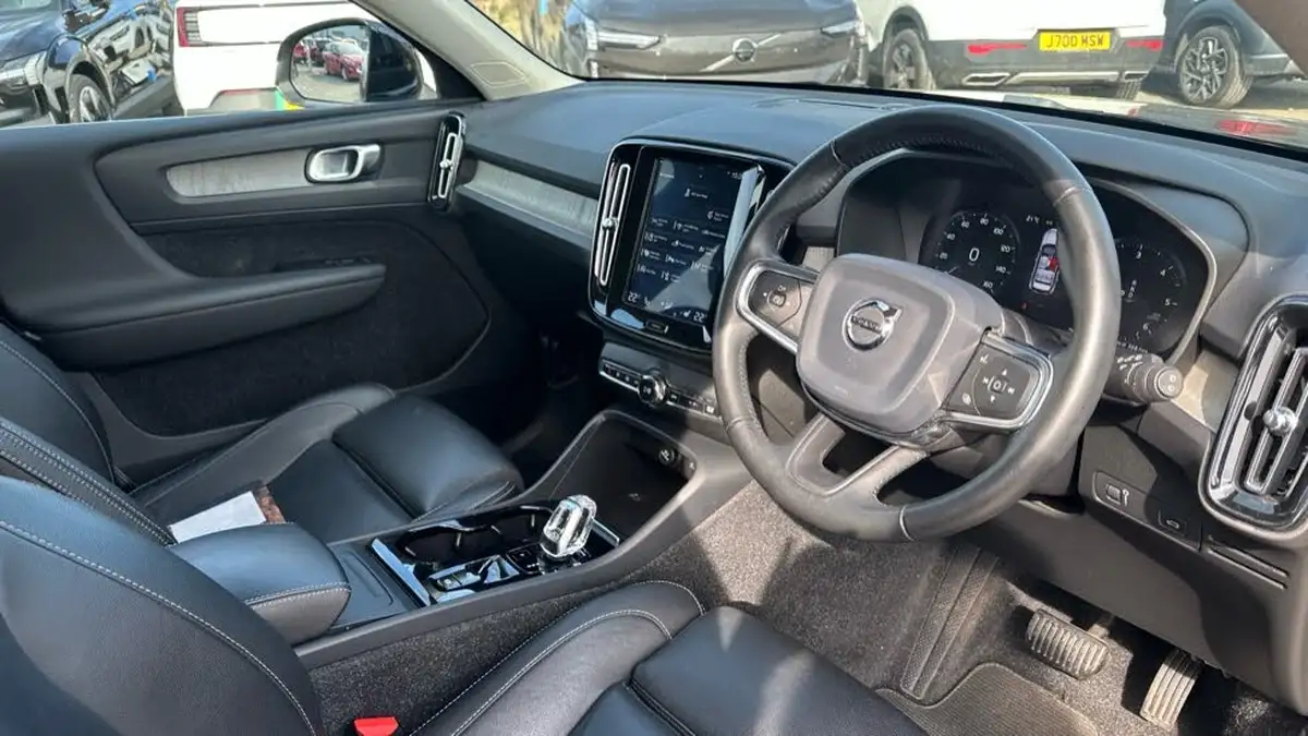 2019-volvo-xc40-20td-d3-inscription-pro-awd-geartronic-big-4