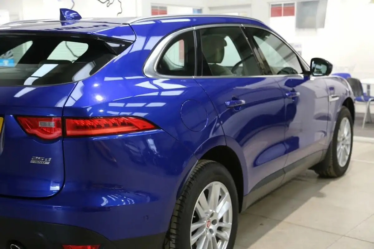 2017-jaguar-f-pace-20-i4d-portfolio-240ps-awd-ss-auto-big-14