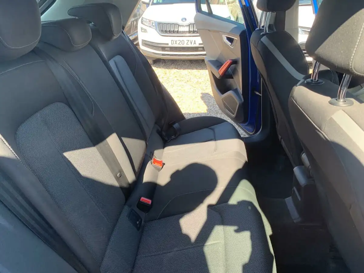 2018-audi-q2-10-30-tfsi-sport-big-27