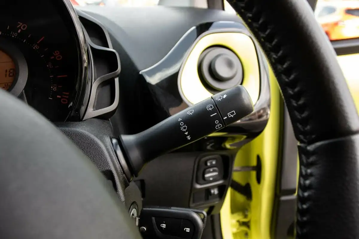 2017-toyota-aygo-10-vvt-i-x-cite-2-cyan-5d-x-shift-big-17