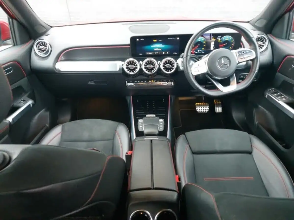 2023-mercedes-benz-glb-class-13-glb200-amg-line-premium-big-2