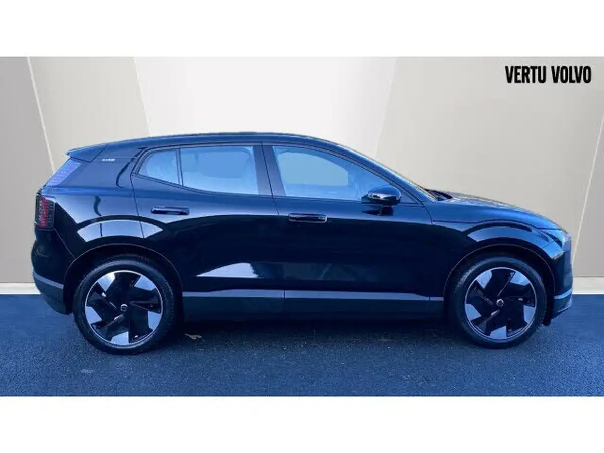 2025-volvo-ex30-e-single-motor-plus-extended-range-big-2