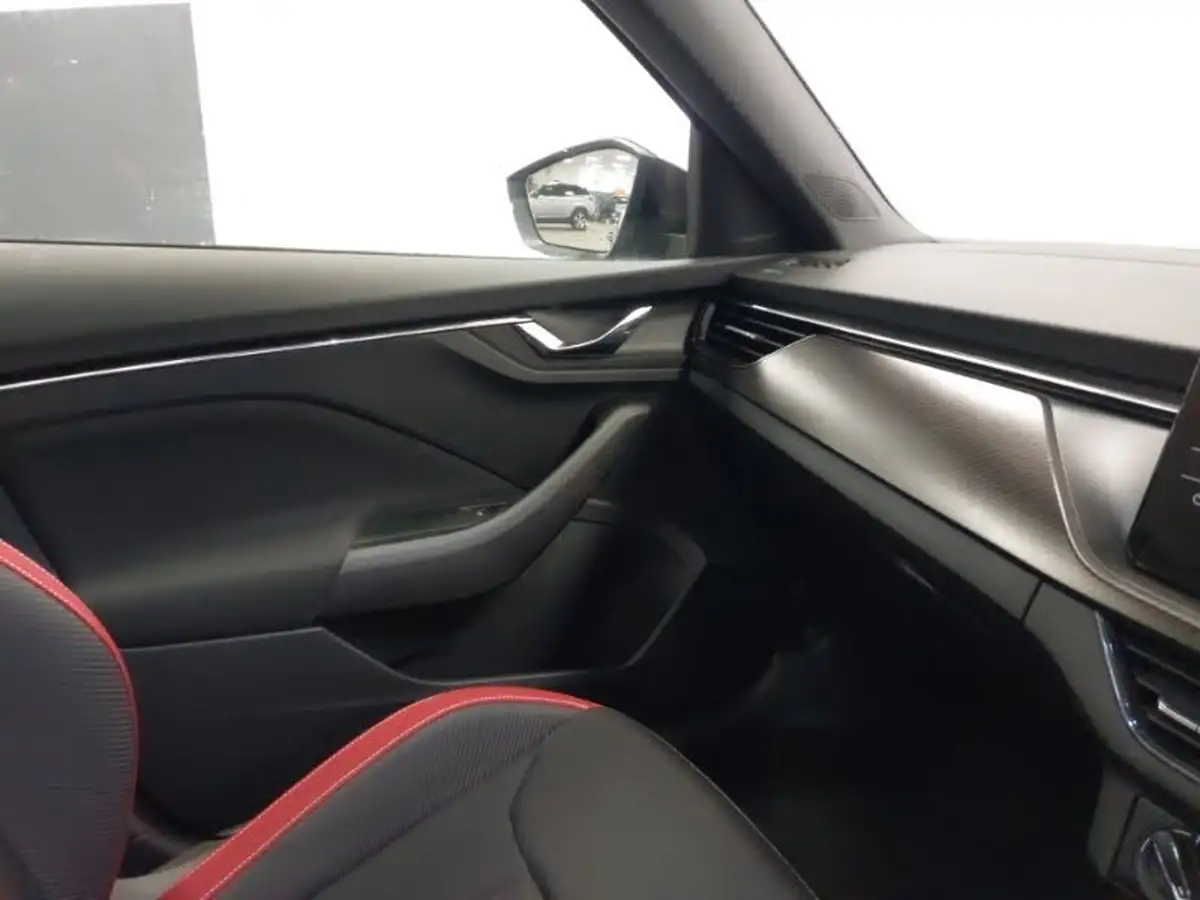 2023-skoda-kamiq-10-tsi-monte-carlo-110ps-big-10