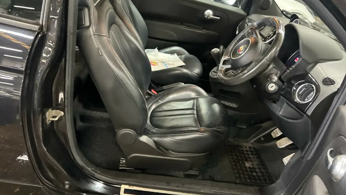 2016-abarth-595-14-tjet-big-1