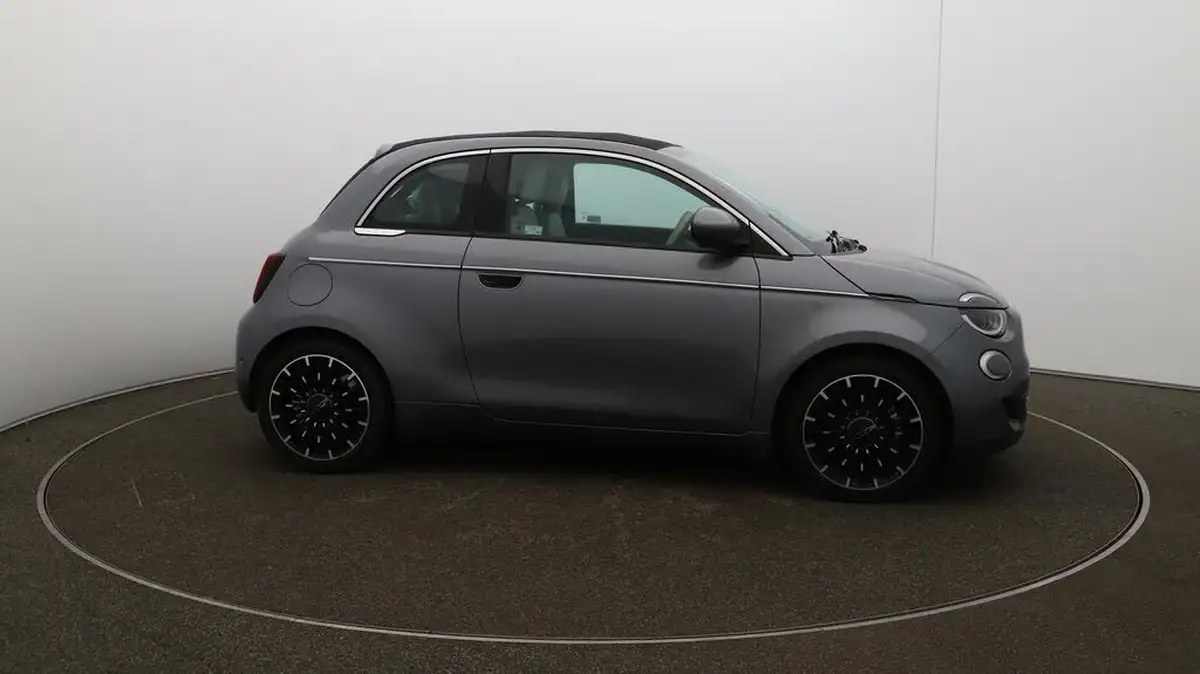 2021-fiat-500c-e-la-prima-big-42