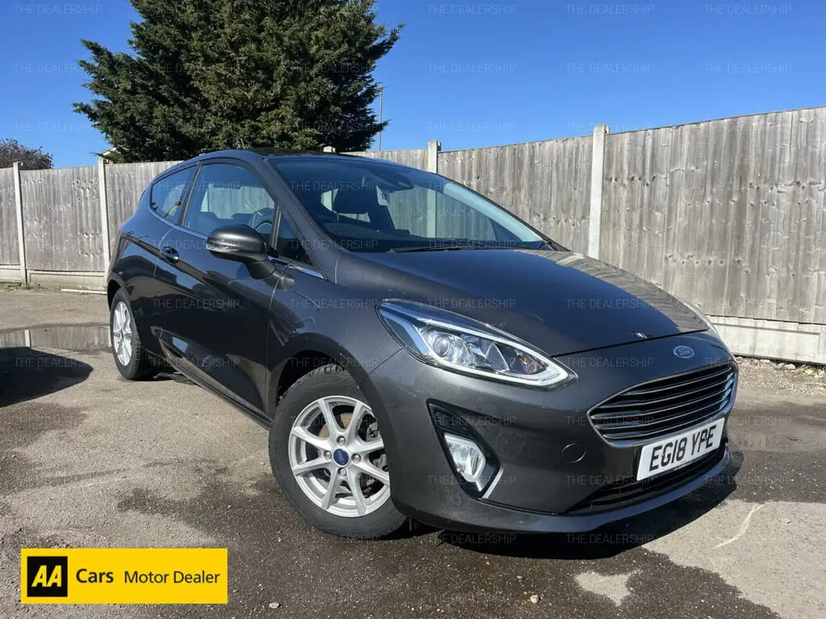 2018-ford-fiesta-10t-zetec-3d-big-0