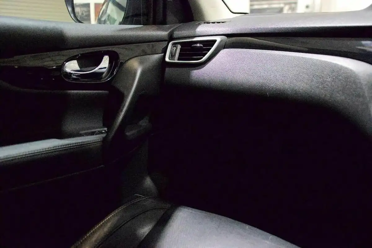 2015-nissan-qashqai-16dci-tekna-big-25