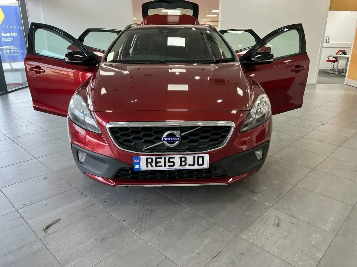 2015-volvo-v40-20td-d2-cross-country-se-nav-big-38