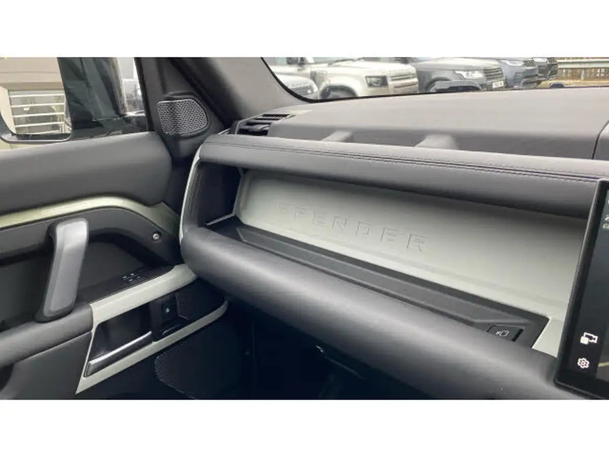 2023-land-rover-110-defender-20-p400e-x-dynamic-hse-big-25