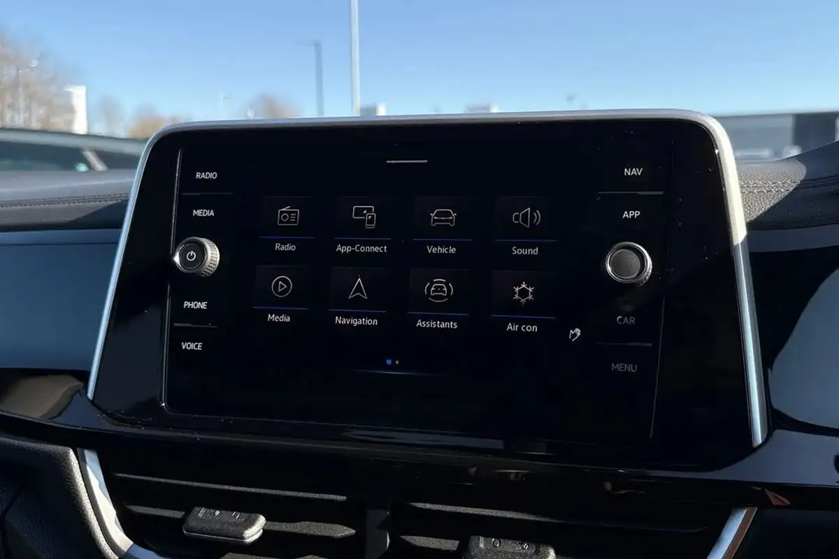2024-volkswagen-t-roc-15-tsi-r-line-hatchback-5d-big-55