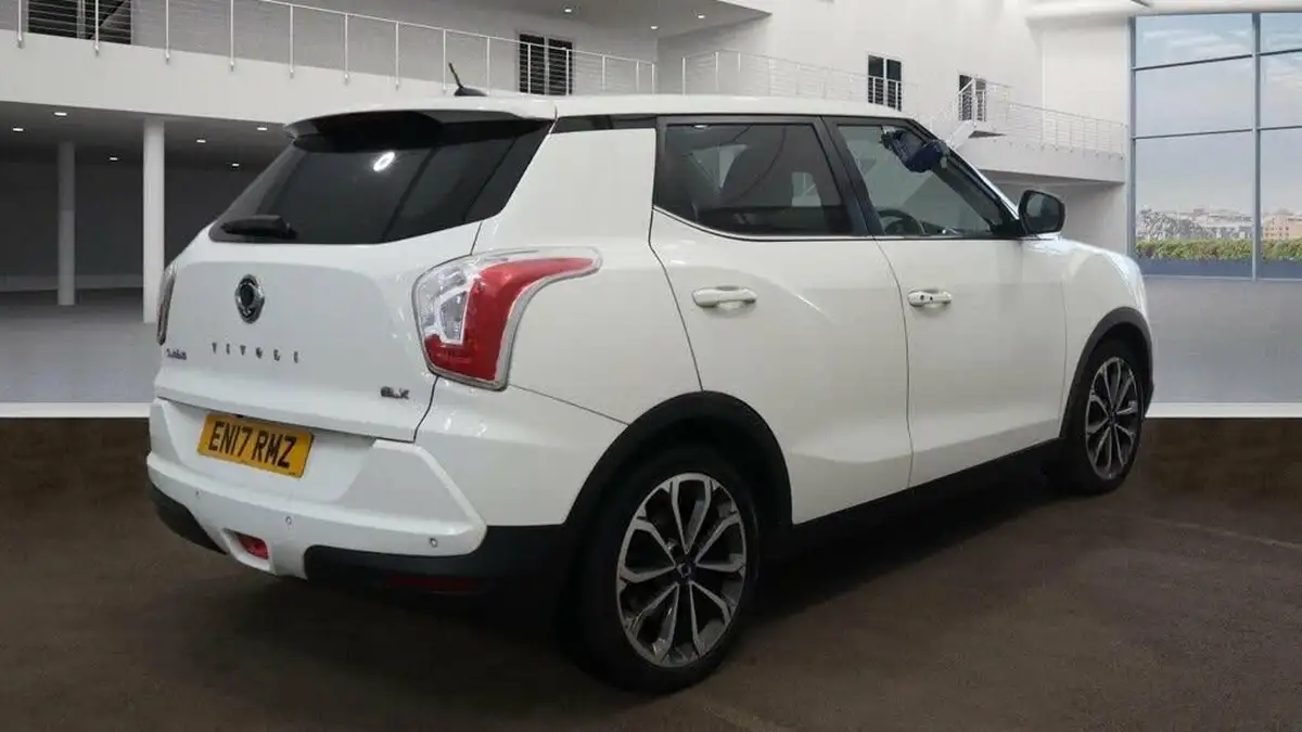 2017-kgm-ssangyong-tivoli-16-elx-auto-big-3