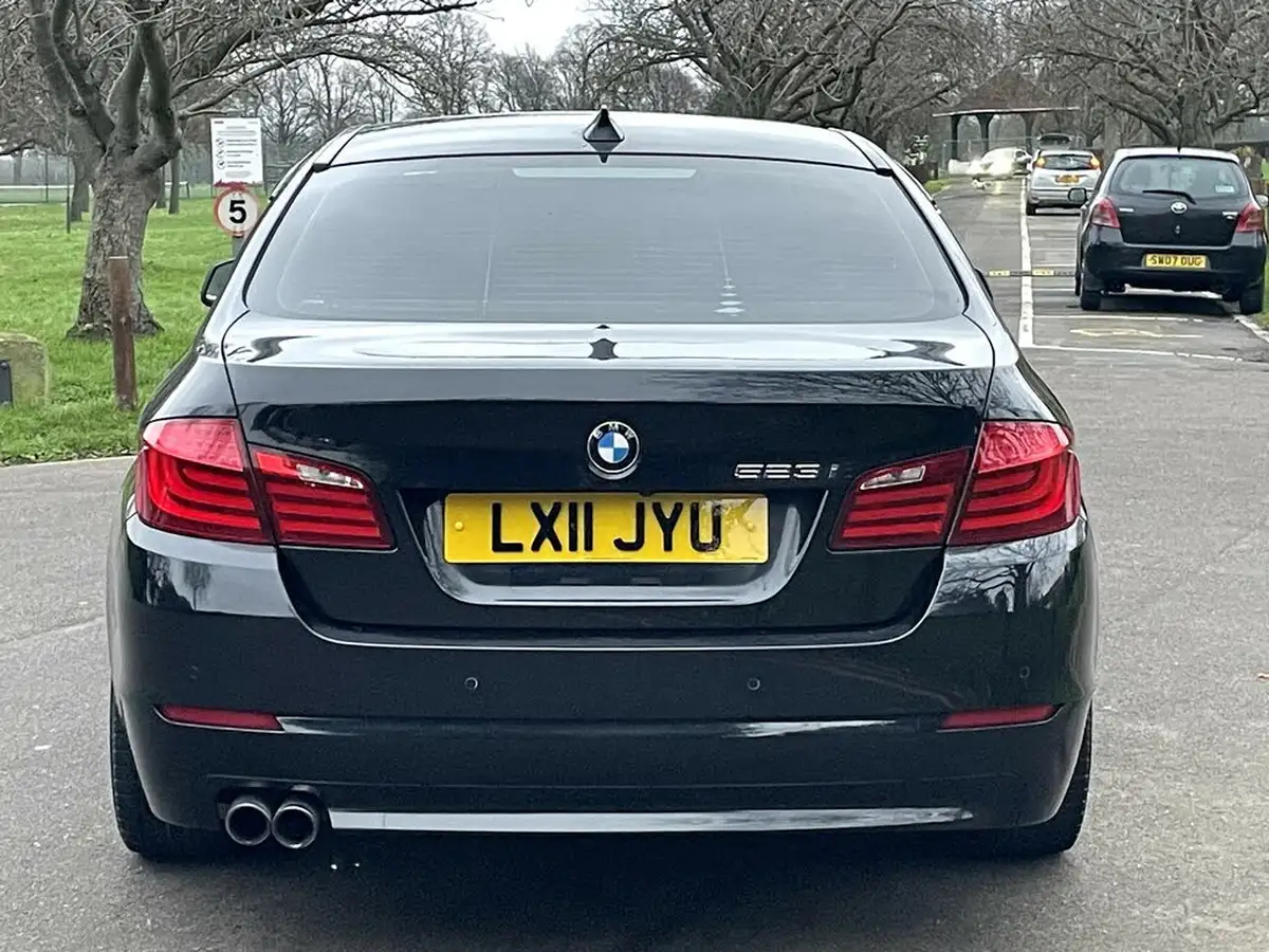 2011-bmw-5-series-big-13