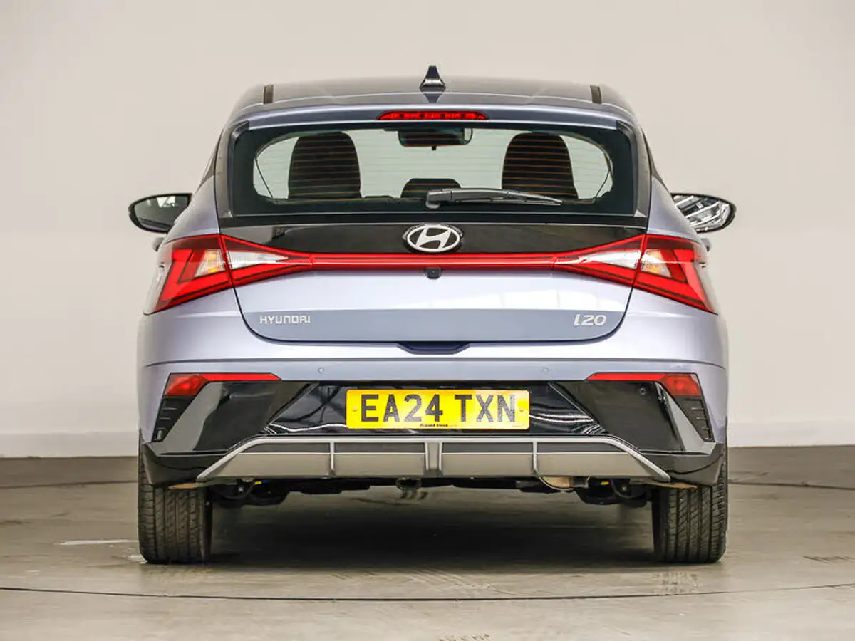 2024-hyundai-i20-10-t-gdi-advance-dct-big-18