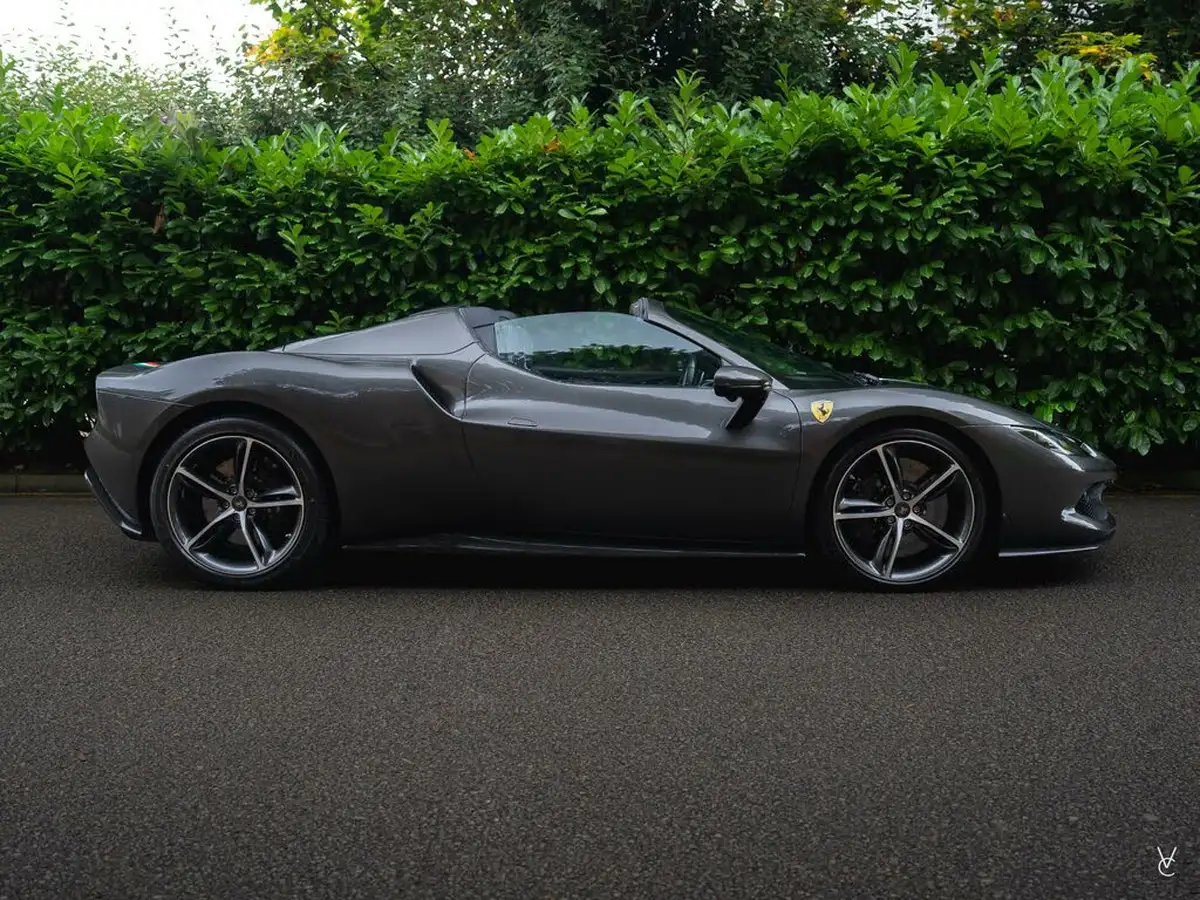 2023-ferrari-296-gts-big-7