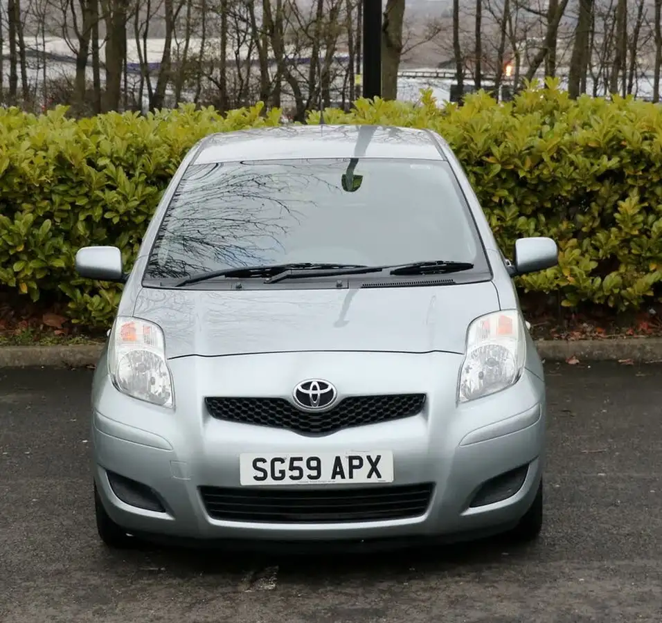 2009-toyota-yaris-133-tr-5d-mmt-big-5