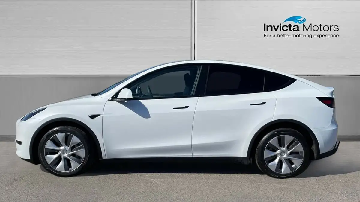2023-tesla-model-y-e-rwd-big-5