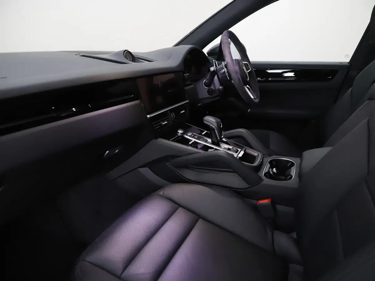 2021-porsche-cayenne-30-v6-e-hybrid-462ps-station-wagon-big-2