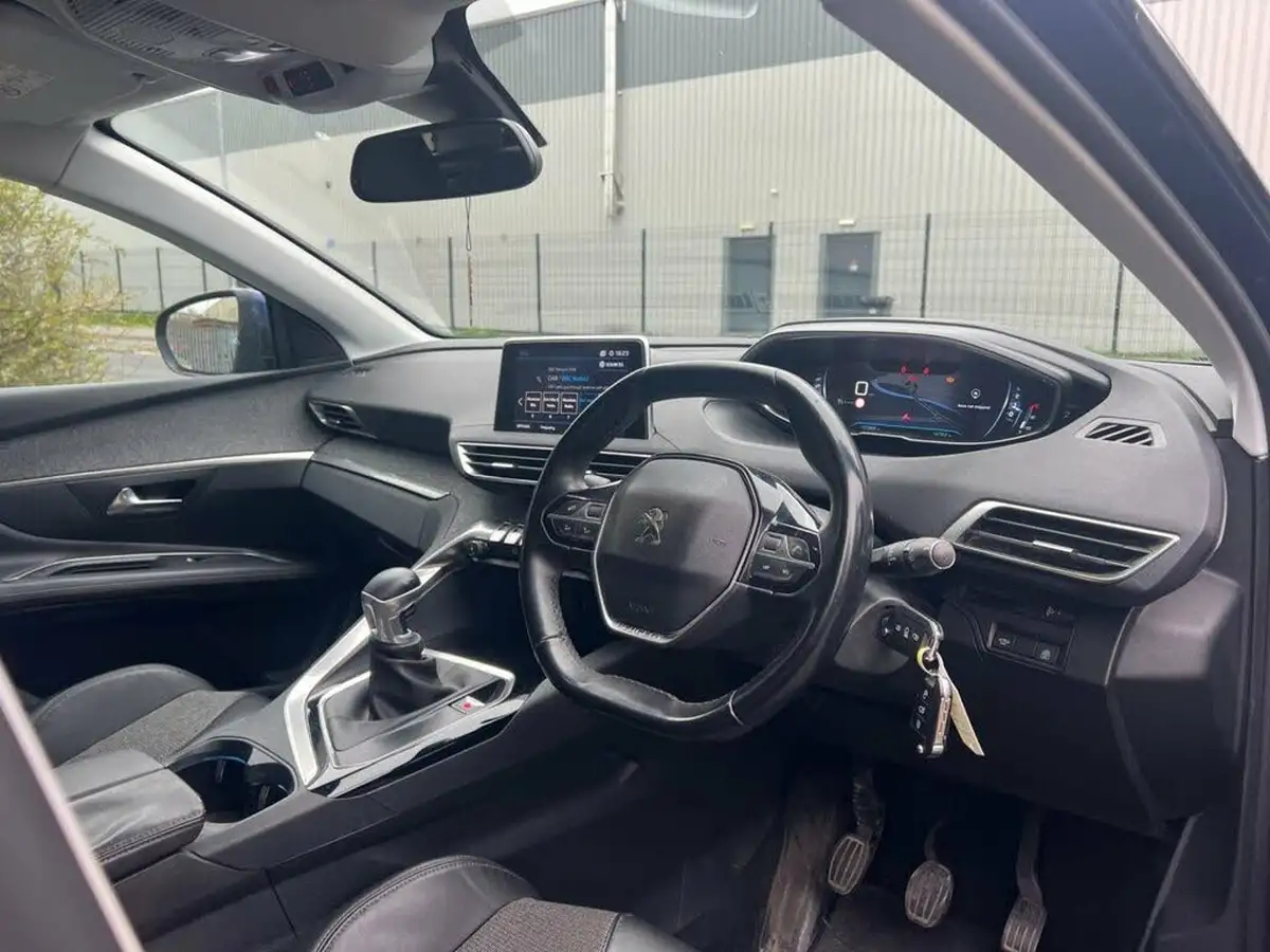 2018-peugeot-3008-suv-15-bluehdi-allure-big-13