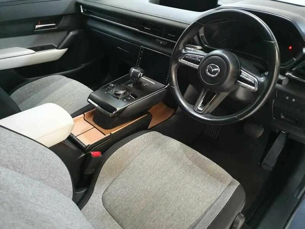 2022-mazda-mx-30-e-se-l-lux-big-13