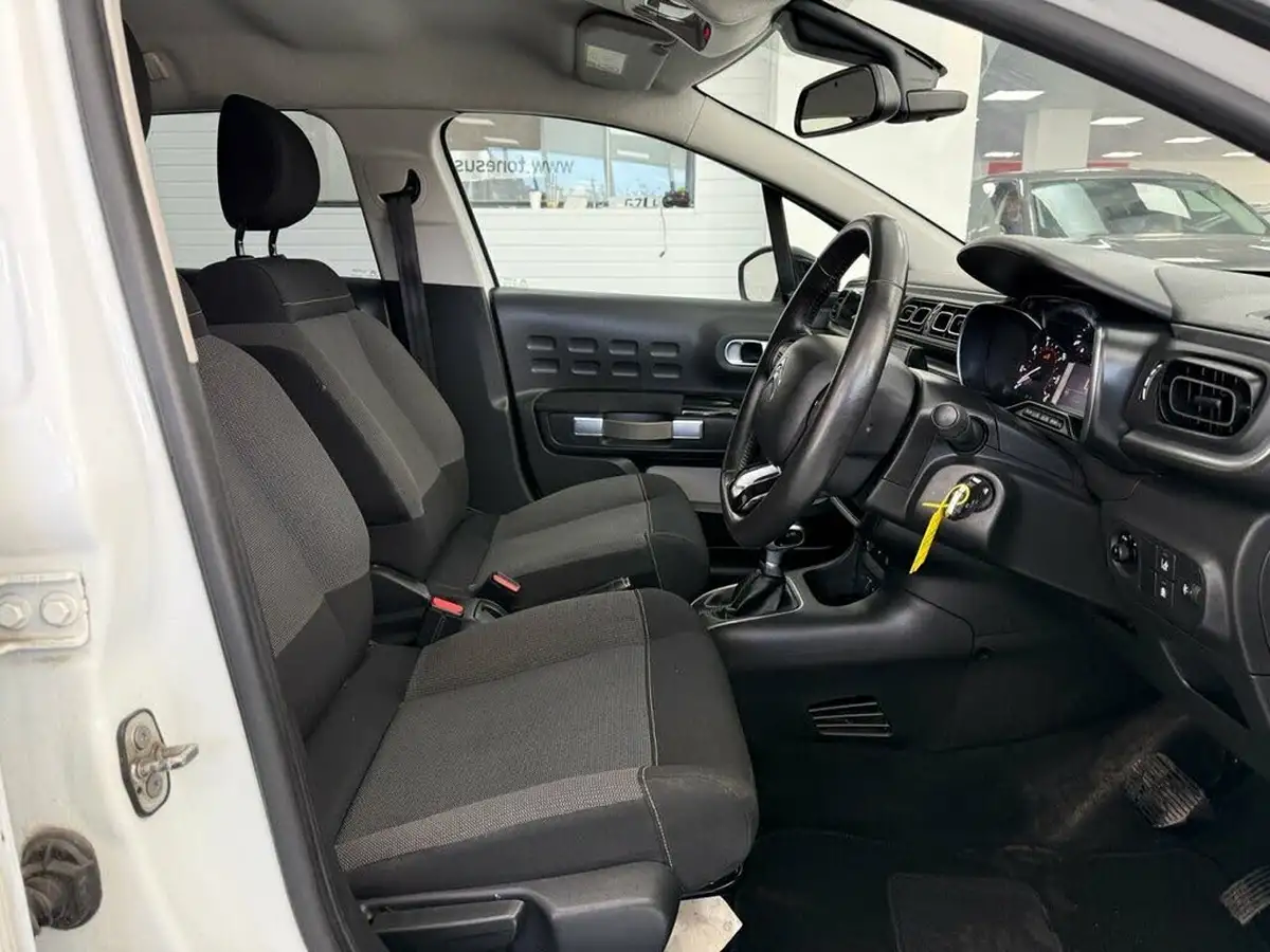 2018-citroen-c3-12-puretech-flair-110ps-ss-eat6-big-26