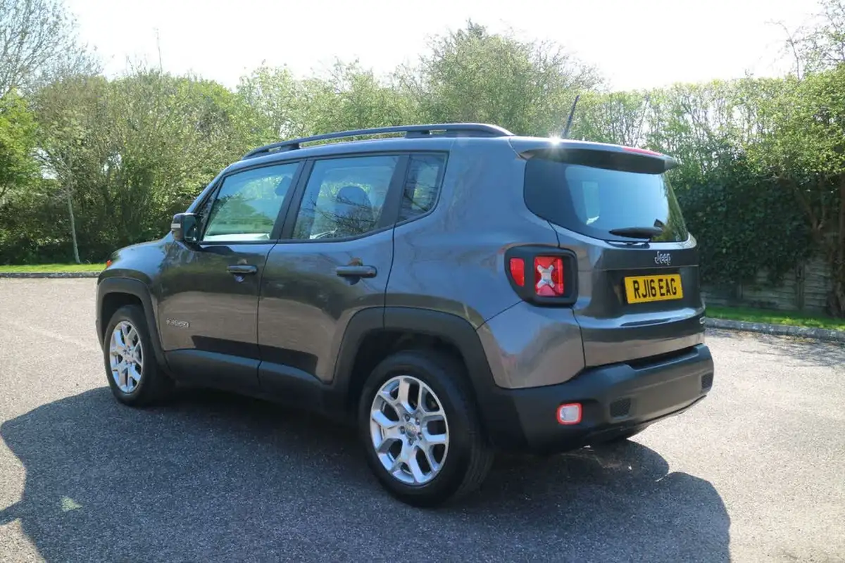 2016-jeep-renegade-14-multiair-ii-longitude-big-6