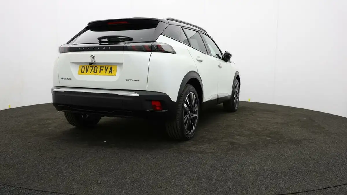 2021-peugeot-2008-suv-e-gt-big-74