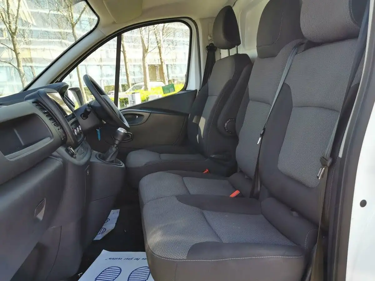 2021-renault-trafic-20dci-ll30-energy-120-business-panel-big-7