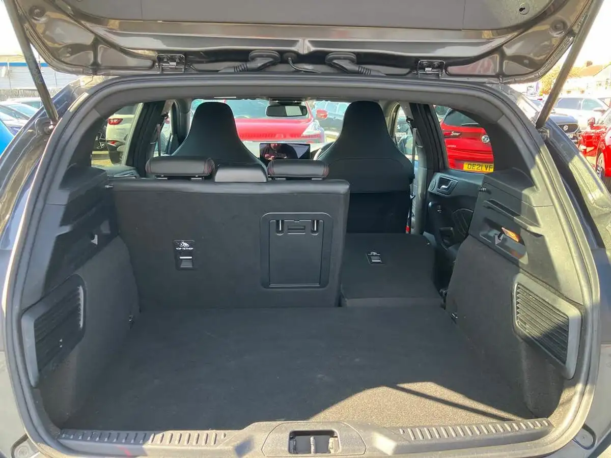 2023-ford-focus-23t-st-hatchback-big-26