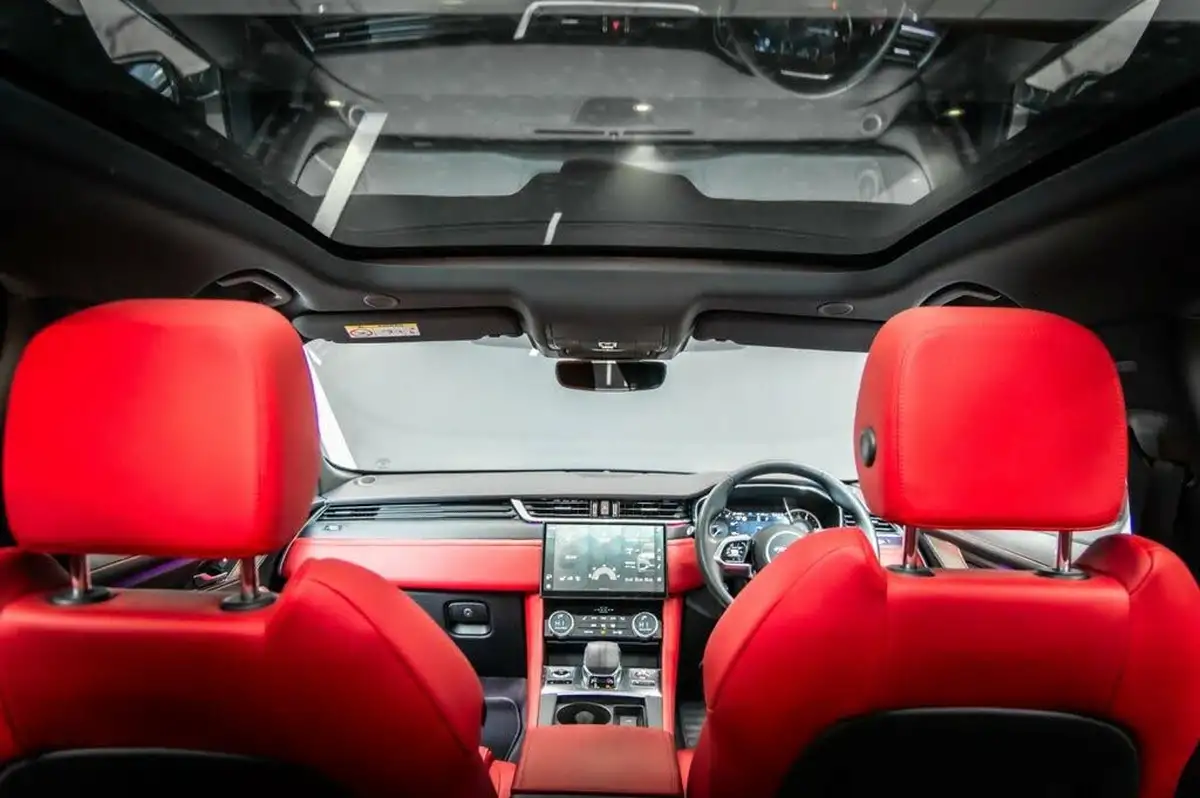 2022-jaguar-f-pace-20-d200-r-dynamic-black-big-29