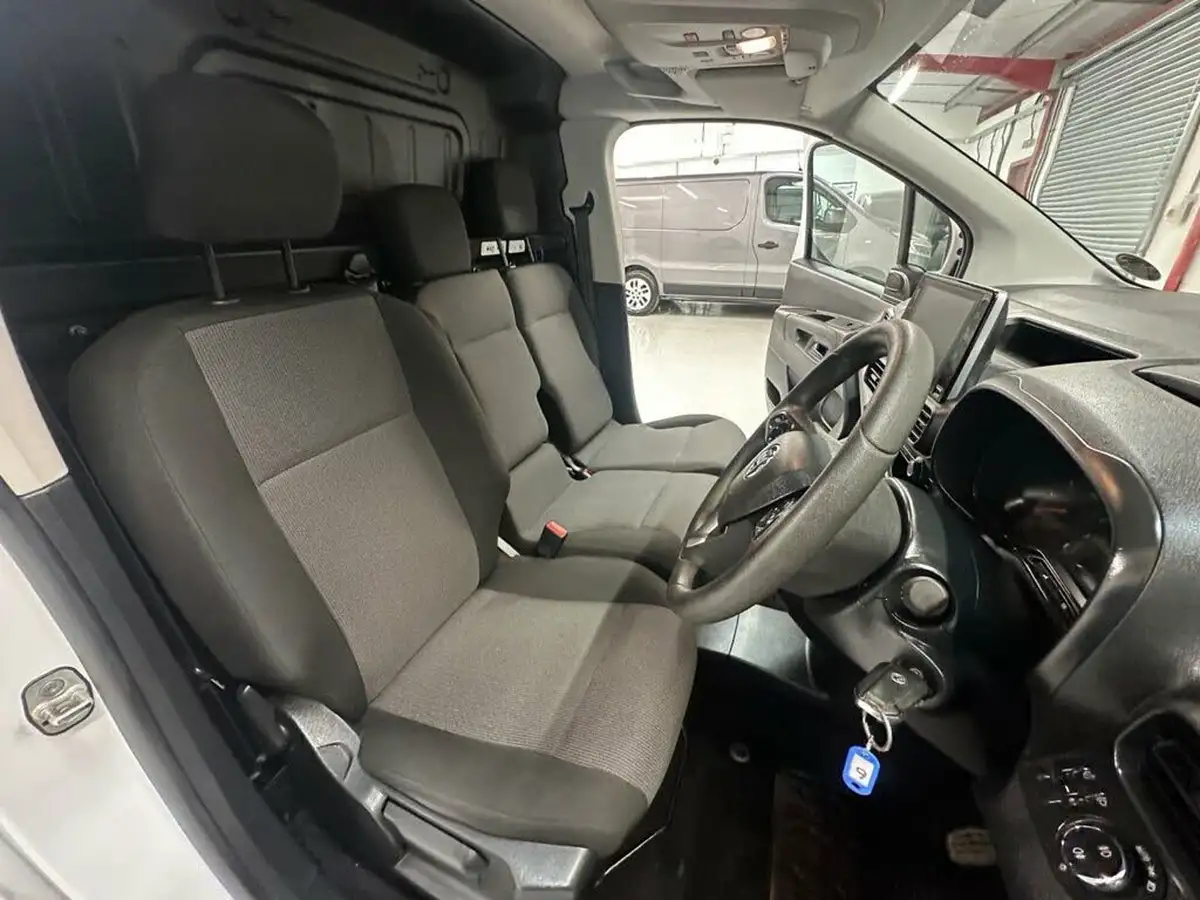 2021-vauxhall-combo-15cdti-sportive-2300-100pseu6dt-l2h1-panel-big-9