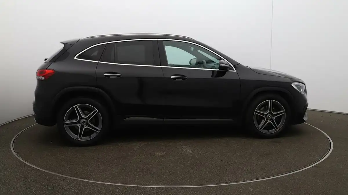 2021-mercedes-benz-gla-class-13-gla-180-amg-line-premium-plus-1332cc-big-8