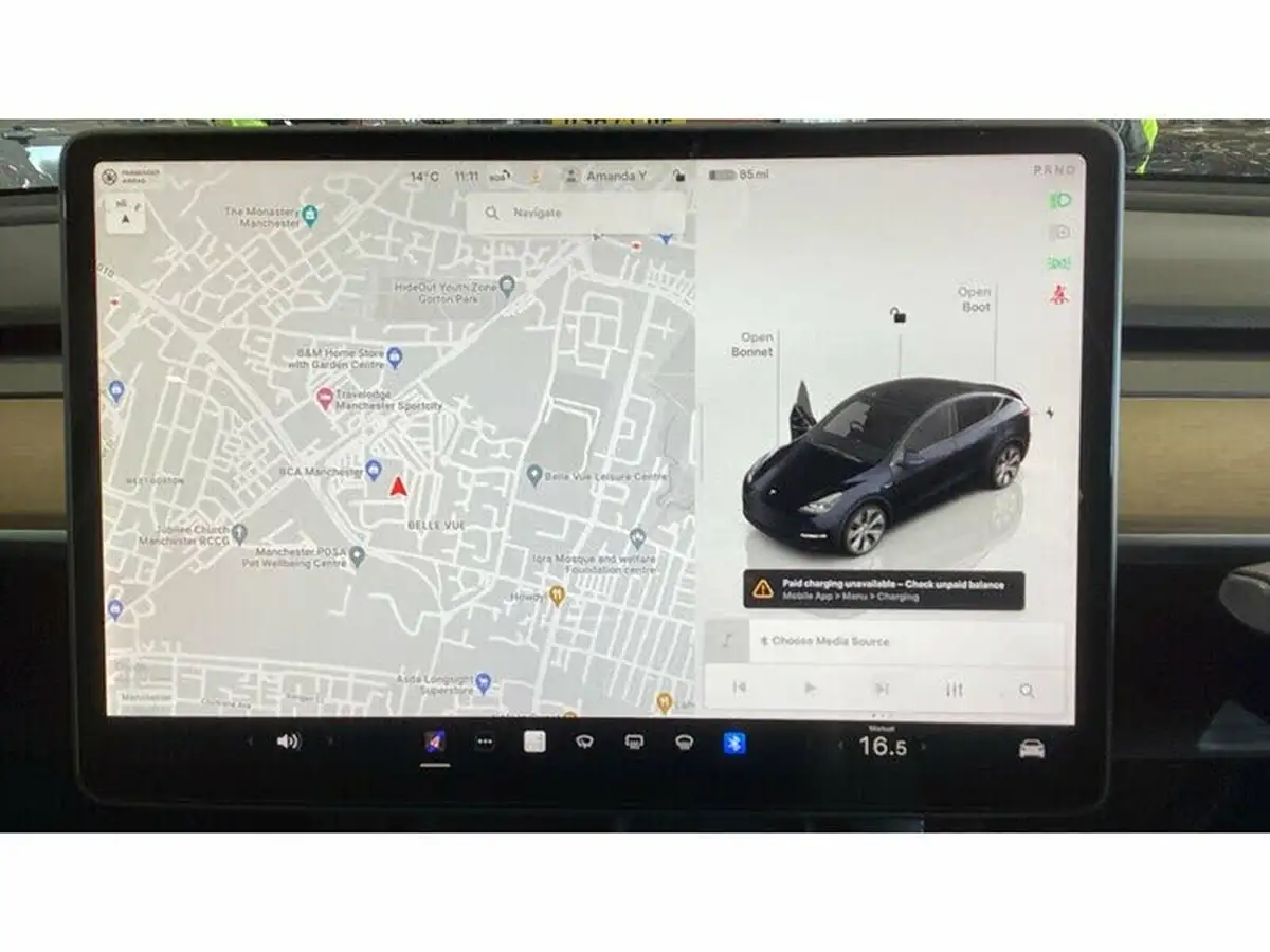 2022-tesla-model-y-e-long-range-big-6