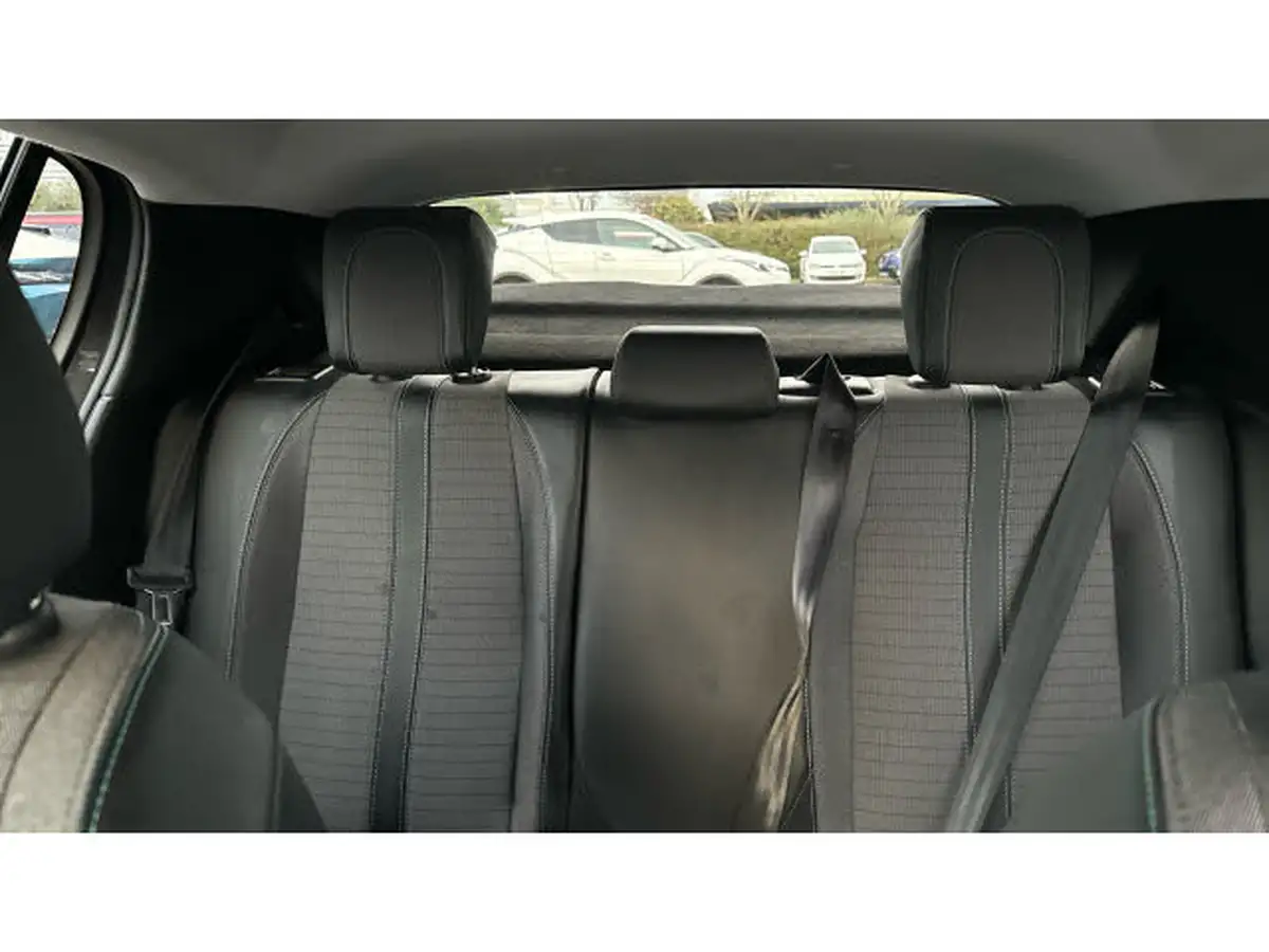 2021-peugeot-208-12-puretech-allure-premium-100bhp-eat8-big-14