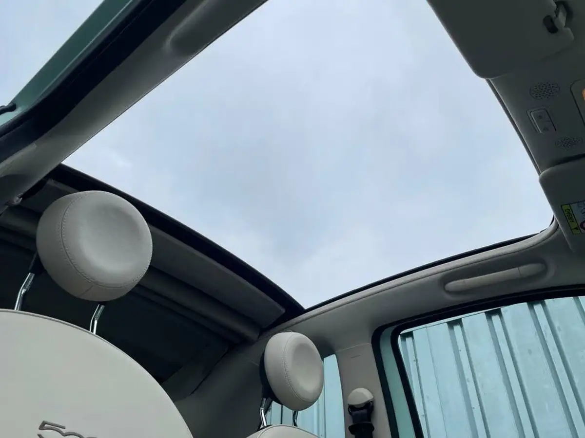 2017-fiat-500c-12-lounge-dualogic-big-32