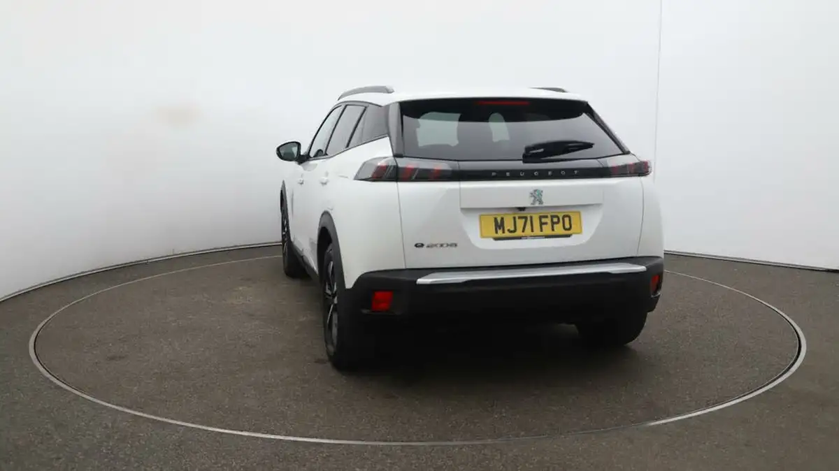 2021-peugeot-2008-suv-e-allure-big-51