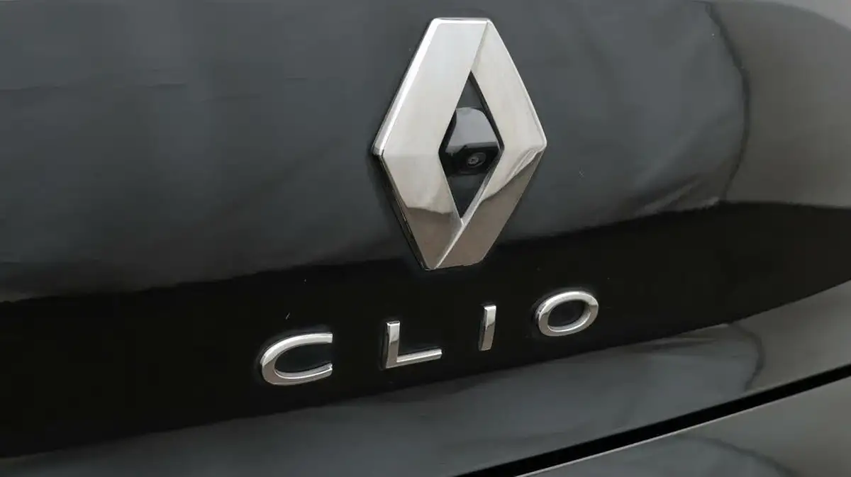 2022-renault-clio-16-s-edition-big-21