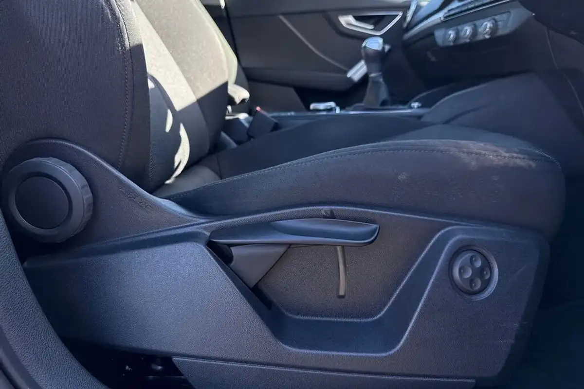 2021-audi-q2-10-30-tfsi-technik-big-38