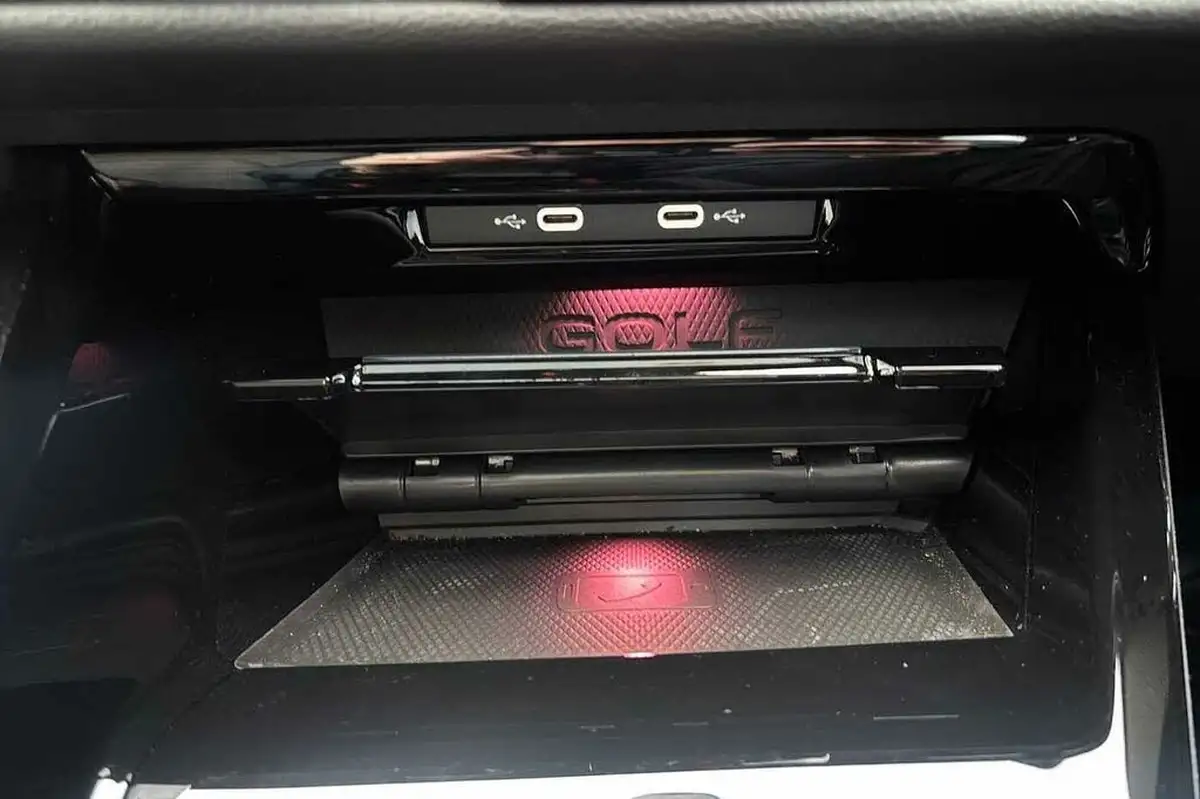 2024-volkswagen-golf-14-tsi-gte-big-22