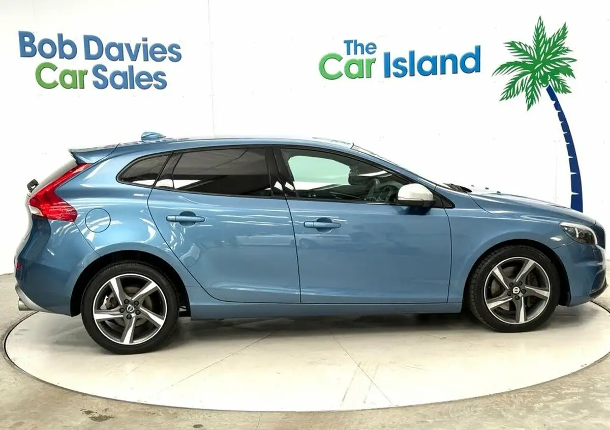 2016-volvo-v40-20td-r-design-d4-190bhp-nav-ss-1969cc-big-8