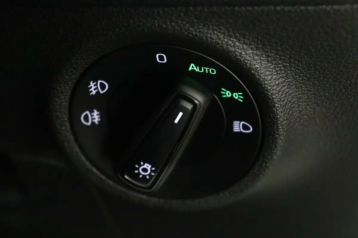 2021-skoda-karoq-15-tsi-se-big-18