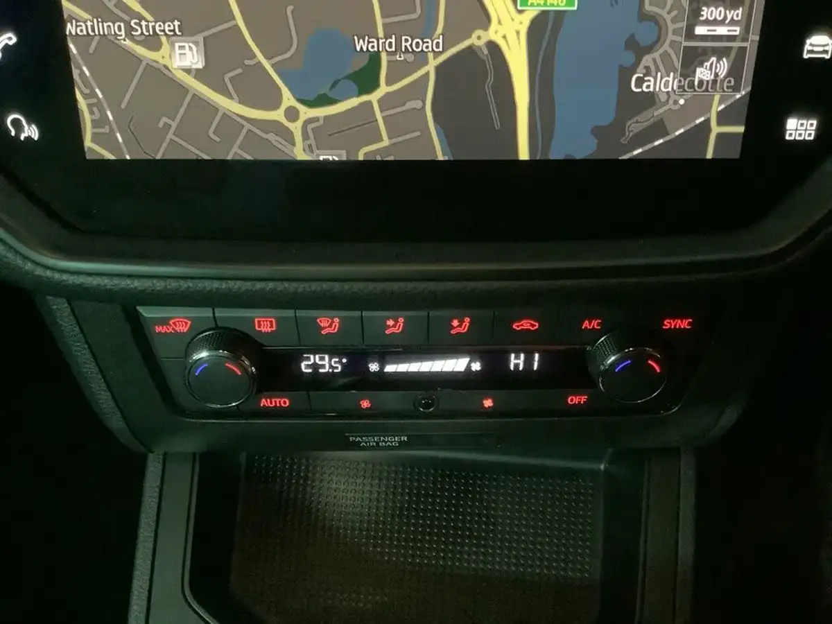 2020-seat-ibiza-16tdi-fr-sport-big-21