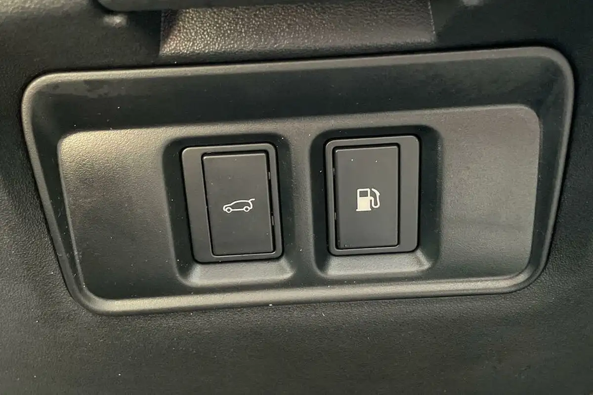 2024-land-rover-range-rover-evoque-15-p270e-dynamic-se-big-22