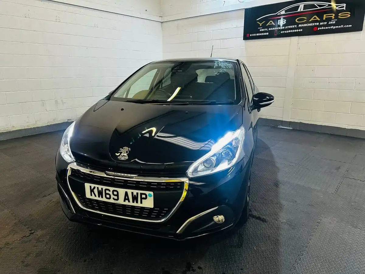 2019-peugeot-208-12-puretech-tech-edition-82bhp-big-13